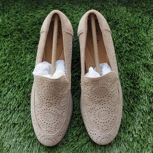Clarks Trish Calla Sand Suede Loafer Shoe Size 8.5